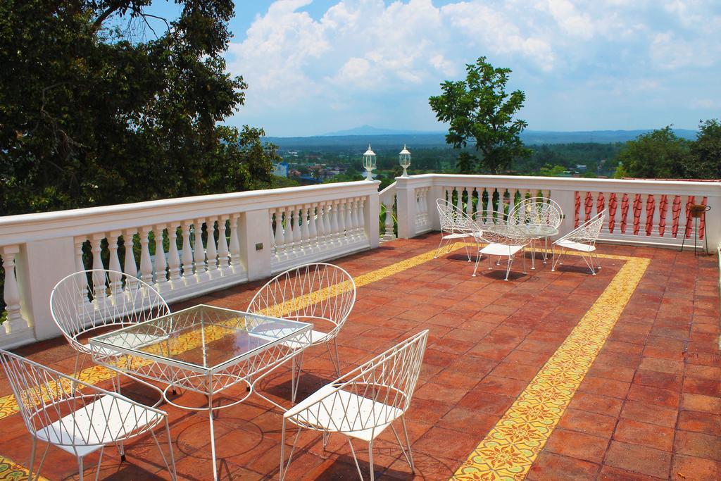Paradores Del Castillo Taal Kültér fotó